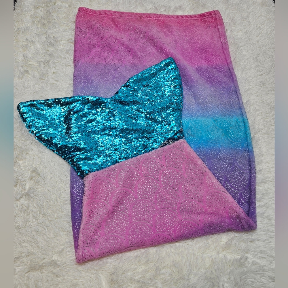 - Sequin Mermaid Tail Blanket Sleeping Bag 52" x 22" Reversible Blue Silve…